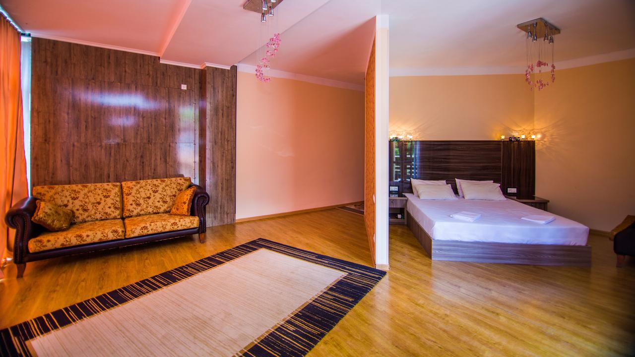 Hotel Borjomi Aisi Bordzjomi Buitenkant foto